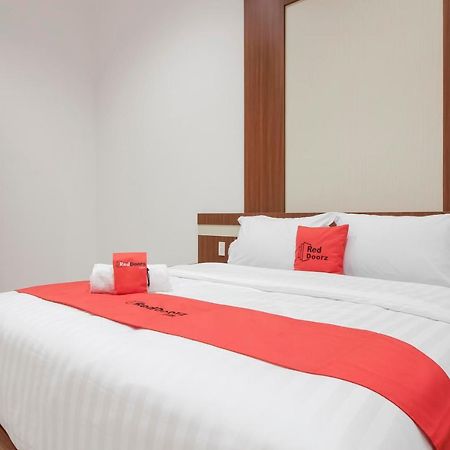 Reddoorz Premium @ Setiabudi Medan Sunggal Exterior photo