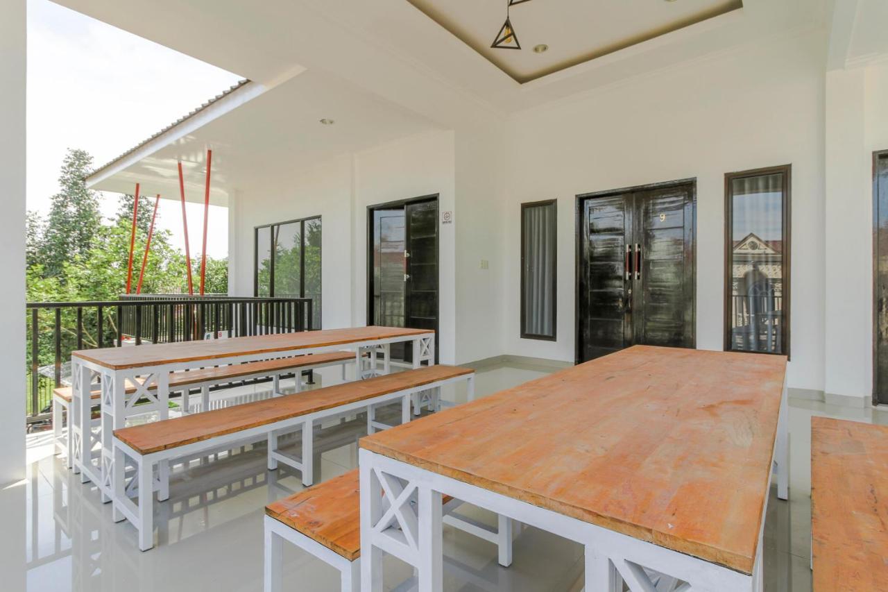 Reddoorz Premium @ Setiabudi Medan Sunggal Exterior photo
